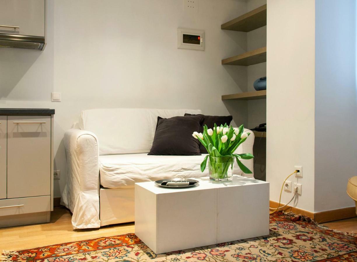 Homz Studios Neapolis Atenas Exterior foto